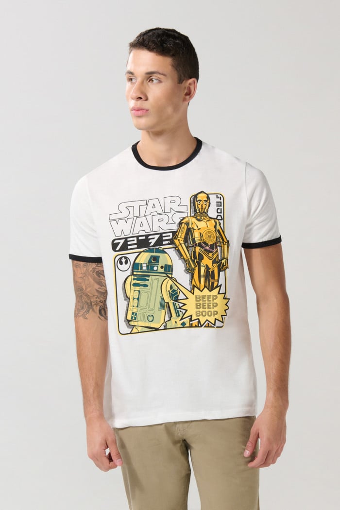 Camiseta negra con arte de Star Wars y manga corta