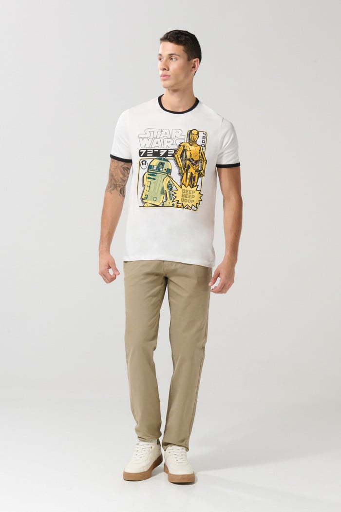 Camiseta negra con arte de Star Wars y manga corta