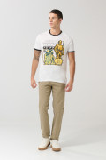 Camiseta negra con arte de Star Wars y manga corta