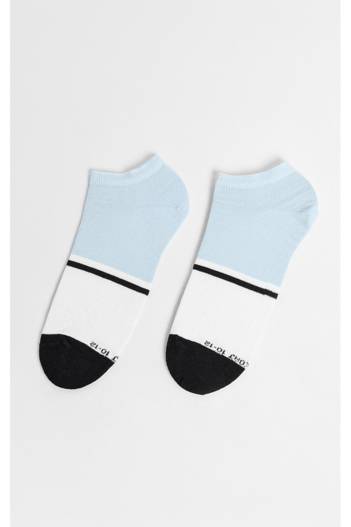 Medias cremas claras tobilleras con rayas en contraste