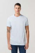 Camiseta manga corta unicolor en algodón con rib en cuello y en boca de manga. fit ajustado.