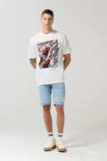 Camiseta cuello redondo crema con arte de Coca-Cola