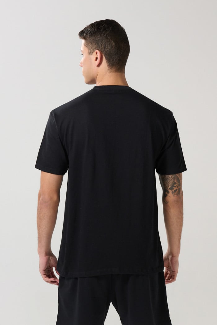 Camiseta negra con arte de The Simpsons y manga corta