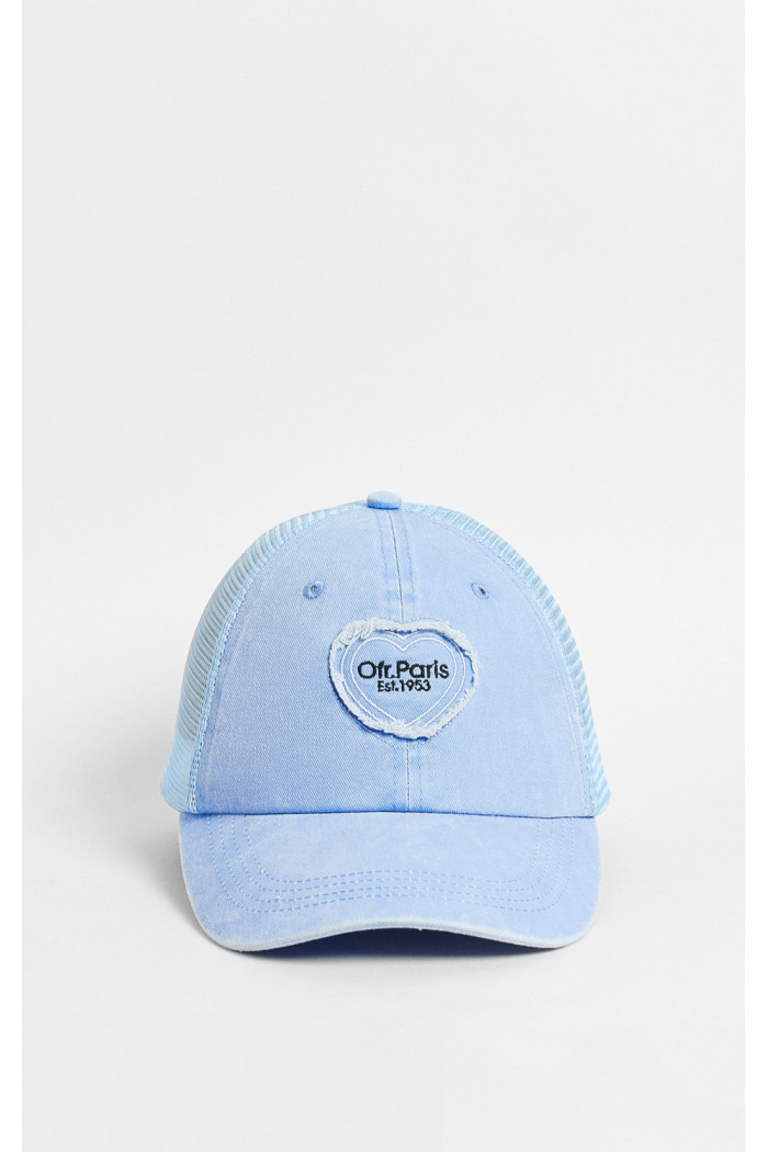 Gorra tipo Trucker en azul claro con lavado