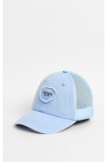 Gorra tipo Trucker en azul claro con lavado