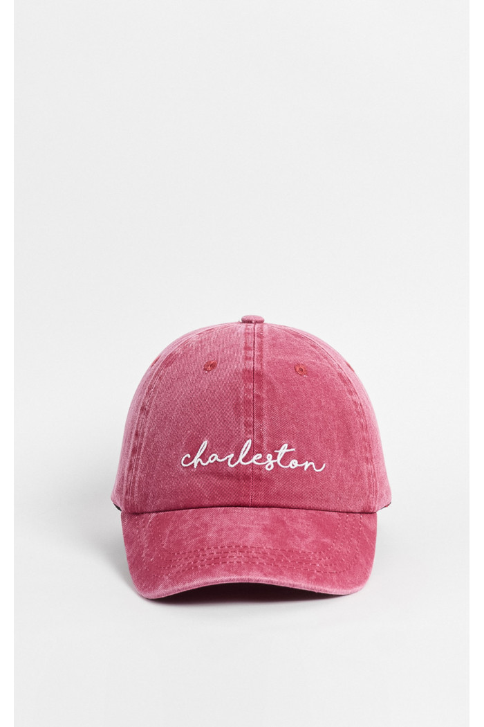 Gorra roja lavada con bordado "Charleston".