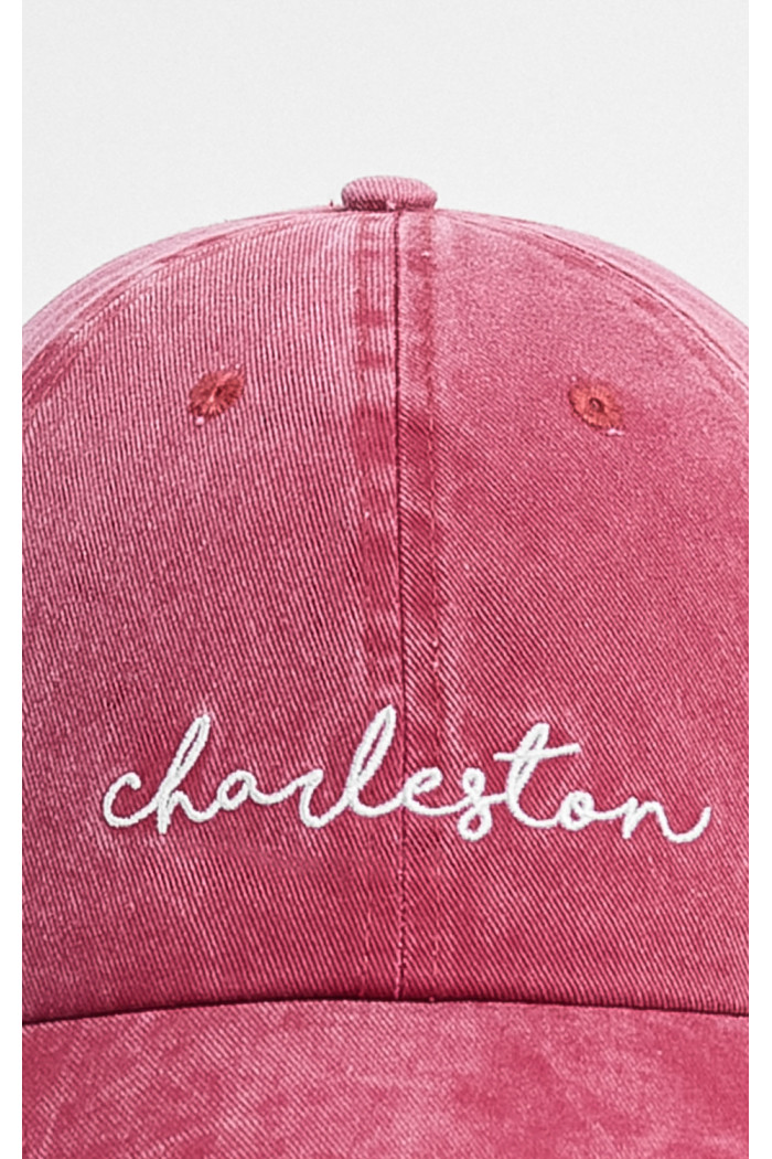 Gorra roja lavada con bordado "Charleston".