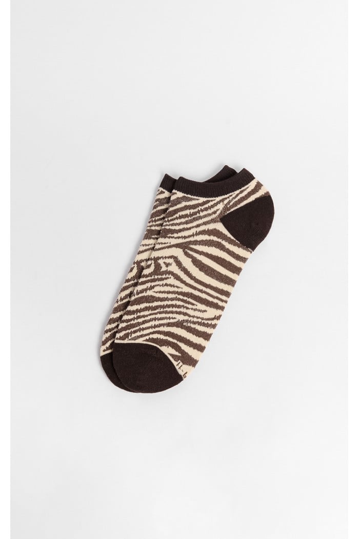 Medias tobilleras cafés oscuras con diseños animal print