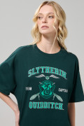 Camiseta femenina fit super oversize manga corta ccn estampado en frente de Harry Potter.