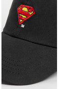 Cachucha sin refuerzo, unicolor, cierre plástico, bordado en frente en pieza, Licencia Super Man, DC Comics.