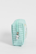 Bolsa de maquillaje con personajes de Snoopy, en colores variados.