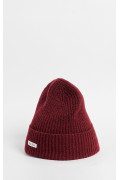 Gorro unicolor tejido con marquilla en frente