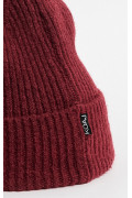 Gorro unicolor tejido con marquilla en frente