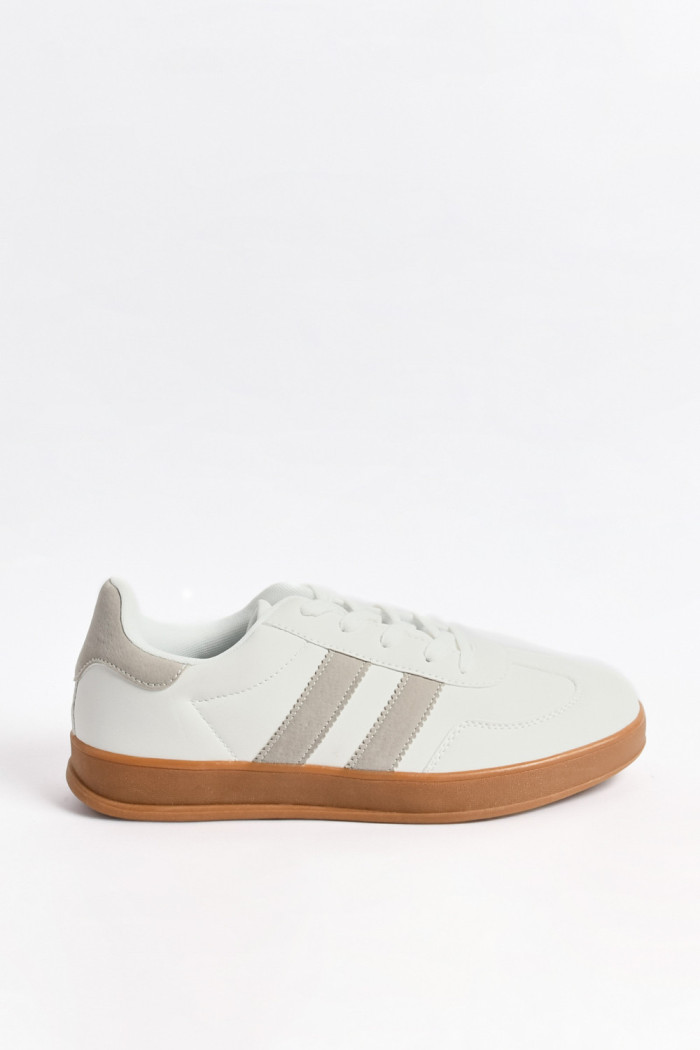 Tenis unicolores casuales suelas planas con contrastes