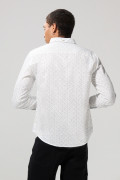 Camisa cuello button down blanca con diseños de mini print