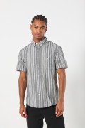 Camisa a rayas manga corta unicolor con bolsillo