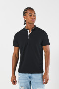 Camiseta polo unicolor con cuello nerú y texturas