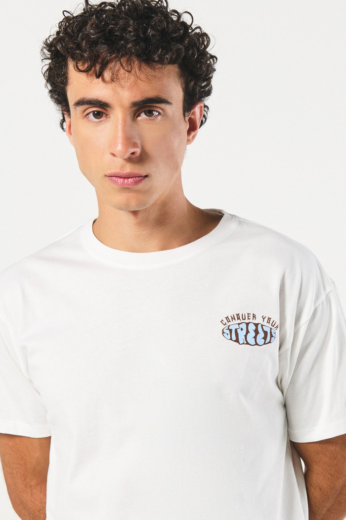 Camiseta unicolor manga corta con diseños urbanos