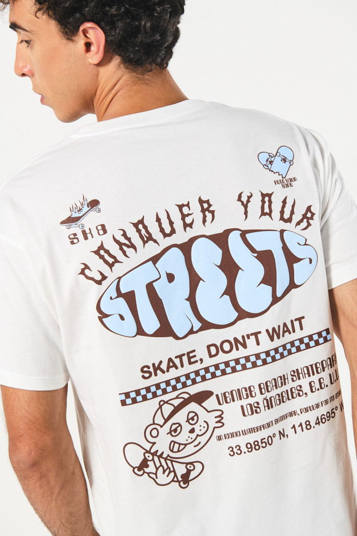 Camiseta unicolor manga corta con diseños urbanos