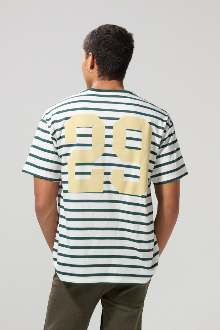 Camiseta a rayas crema clara college con manga corta