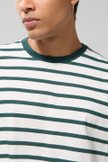 Camiseta a rayas crema clara college con manga corta