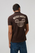 Camiseta café con diseños de Mickey y cuello polo