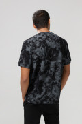 Camiseta negra tie dye manga corta con arte de Green Day