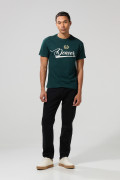 Camiseta cuello redondo verde oscura con diseño college