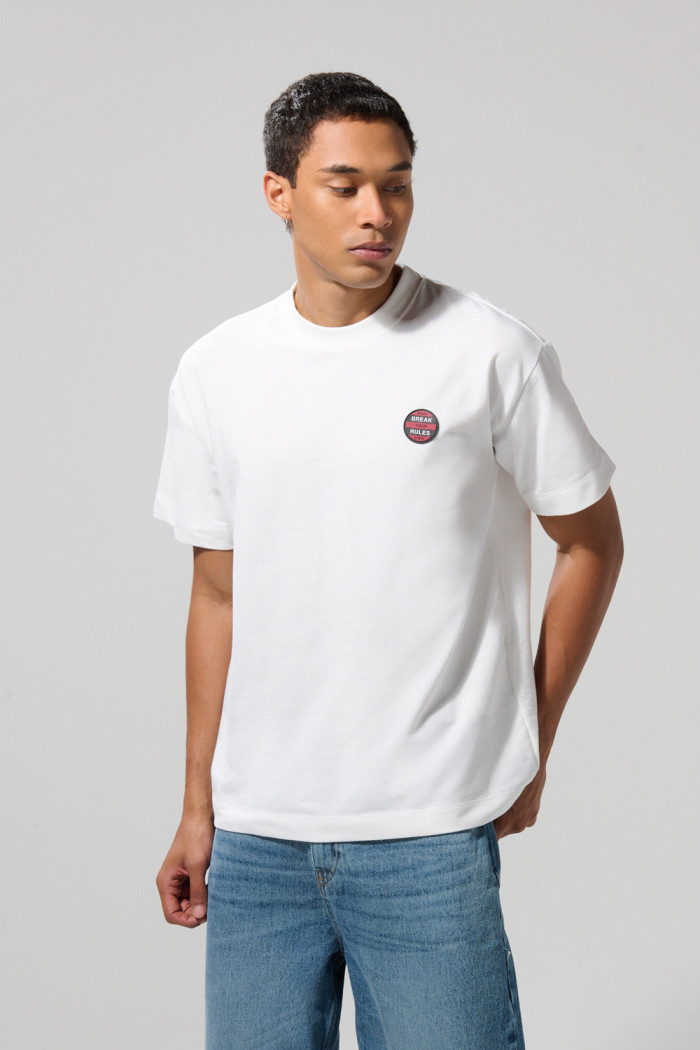 Camiseta oversize manga corta unicolor en tela gruesa