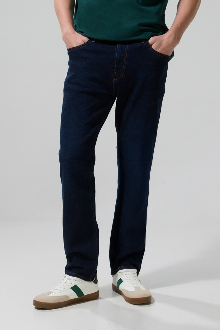 Jean bota recta azul oscuro straight leg tiro bajo