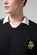 Buzo oversize negro con cuello polo y arte de Mickey