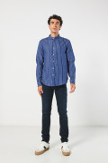 Camisa cuello nerú azul oscura con rayas blancas