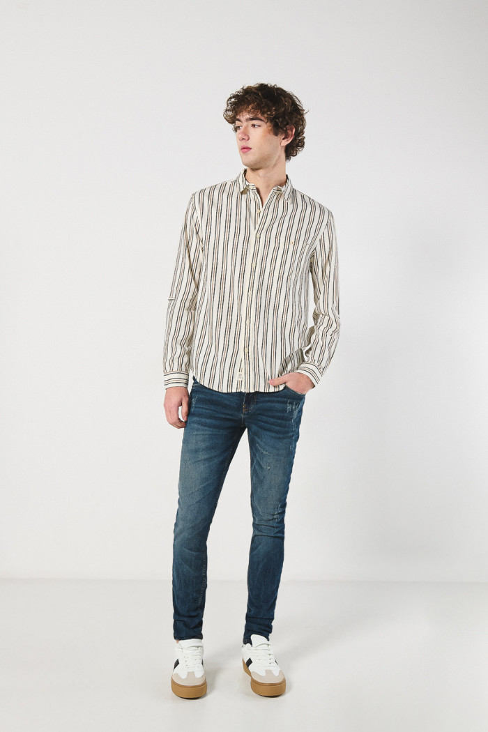 Camisa a rayas crema en algodón con manga larga