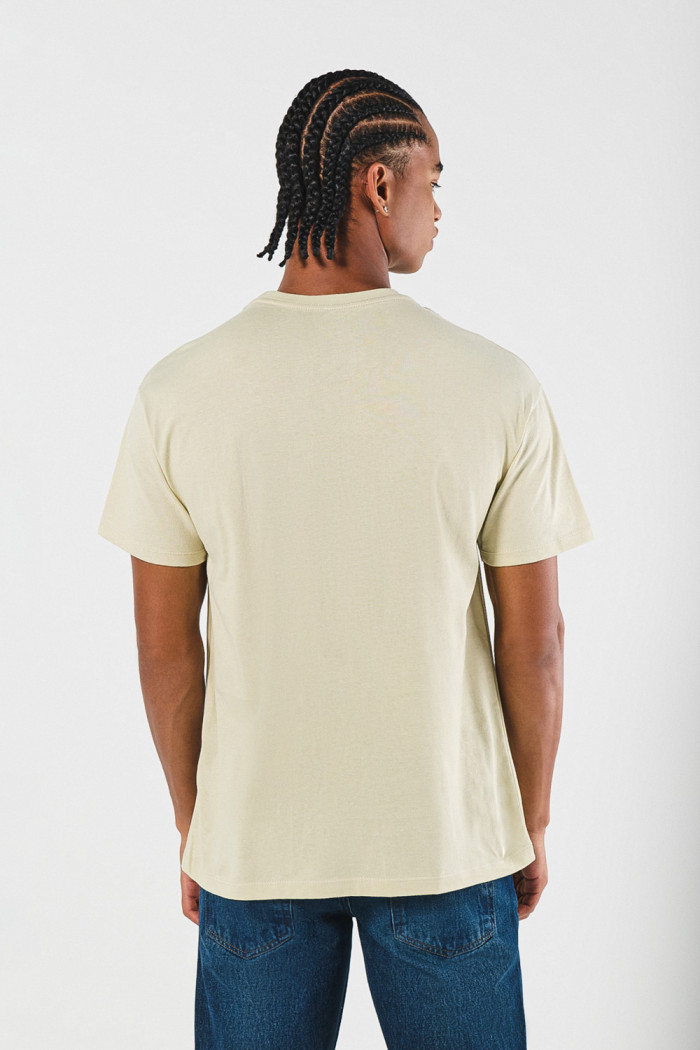 Camiseta college kaki clara con cuello redondo