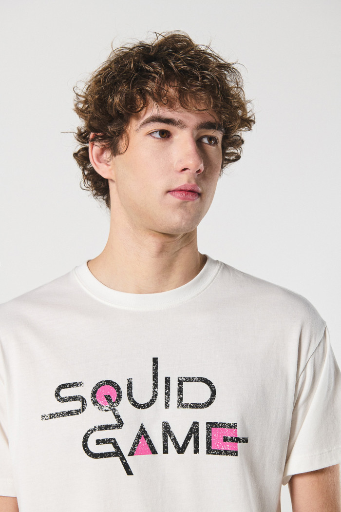Camiseta crema clara manga corta de Squid Game