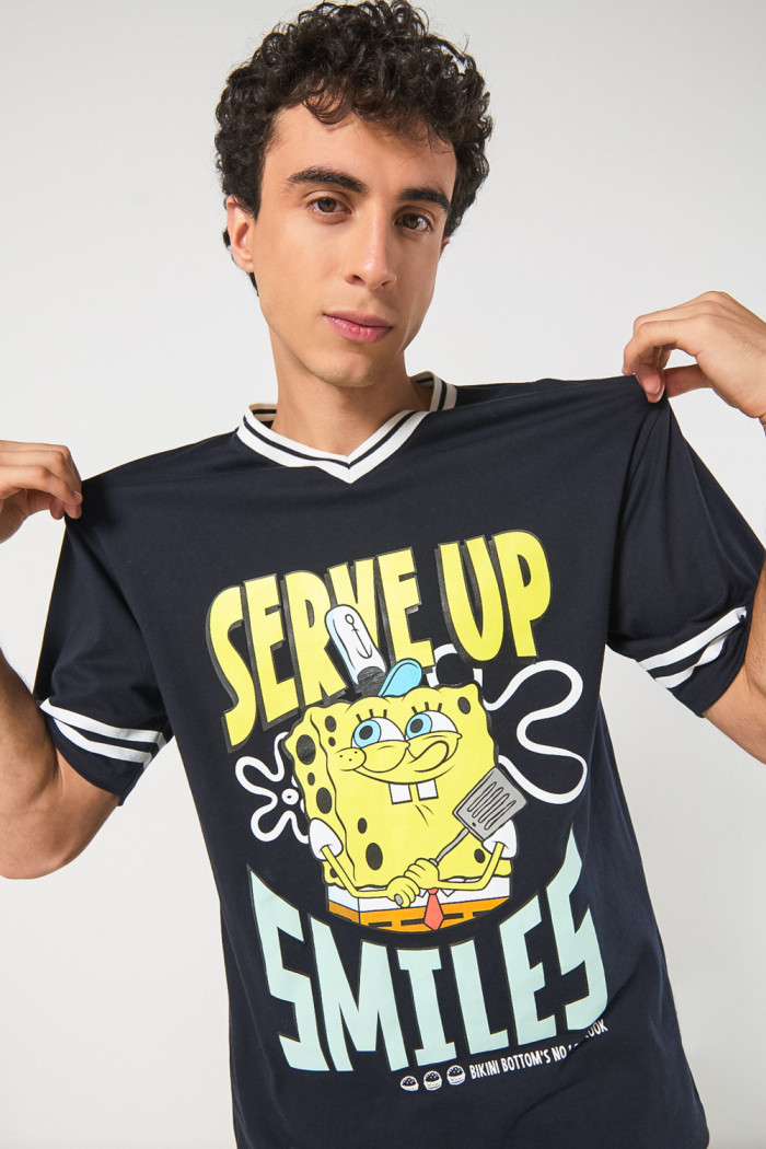 Camiseta azul cuello V con estampado de Bob Esponja