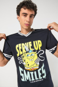 Camiseta azul cuello V con estampado de Bob Esponja