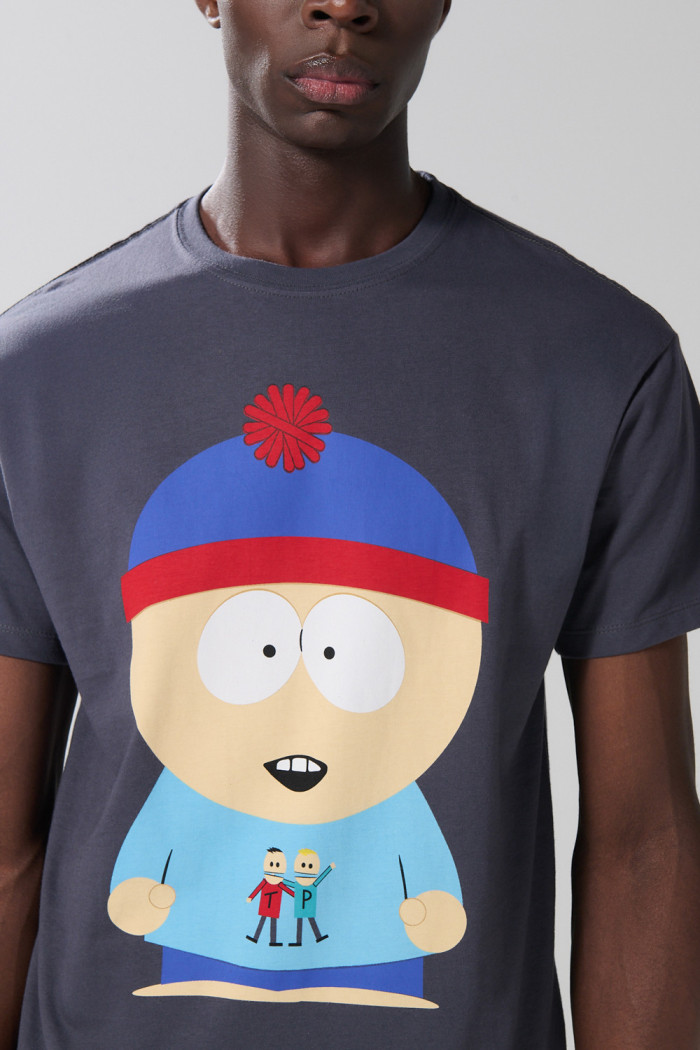 Camiseta gris intensa de South Park manga corta