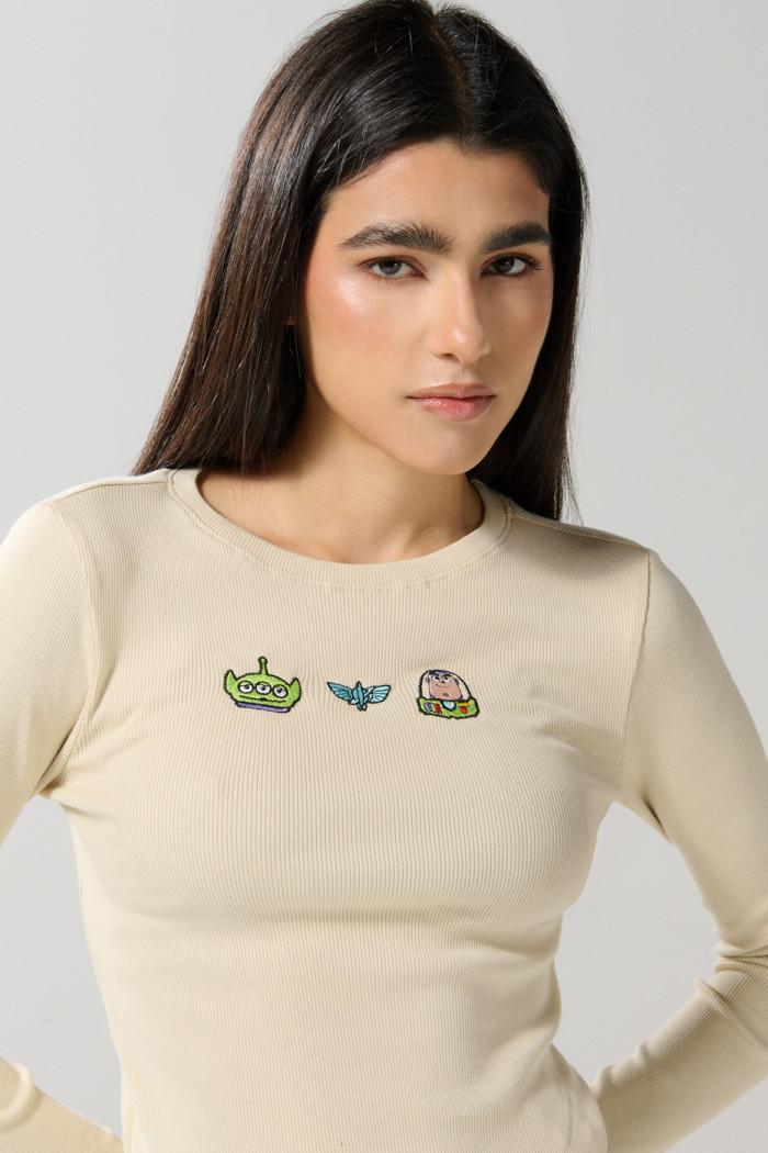 Camiseta kaki clara manga larga ajustada en rib