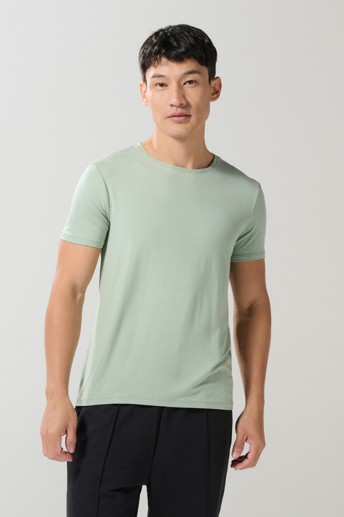 Camiseta ajustada en viscosa unicolor con cuello redondo