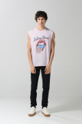Camiseta lila clara manga sisa con arte de Rolling Stones