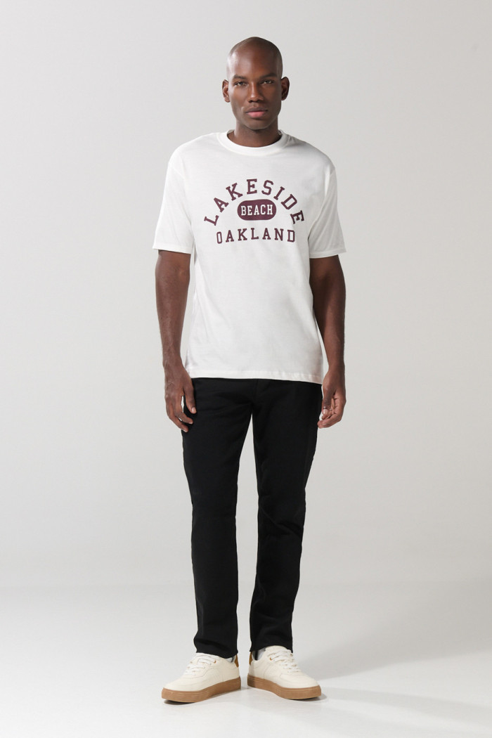 Camiseta en algodón college crema clara con manga corta