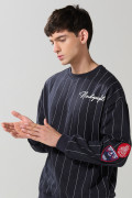 Buzo cuello redondo azul oversize a rayas con arte college