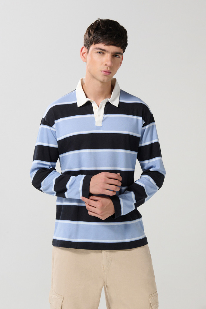 Camiseta azul intensa polo con rayas y manga larga