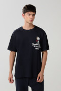Camiseta de Snoopy azul intensa con cuello redondo