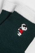 Medias cortas unicolores con diseño de Snoopy bordado