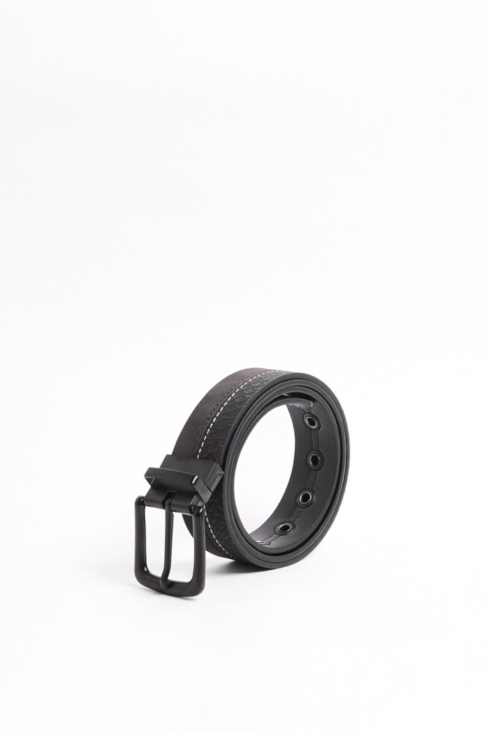 Cinturón negro reversible con hebilla cuadrada y texturas