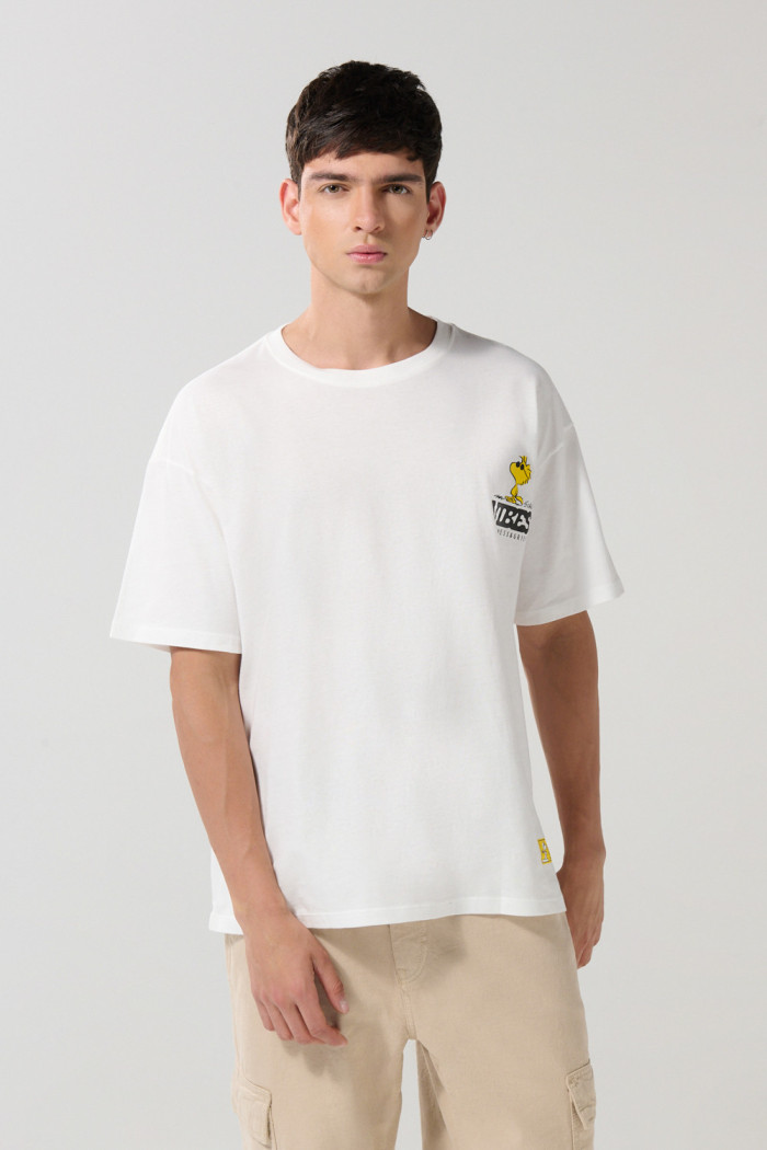 Camiseta crema clara oversize manga corta de Snoopy