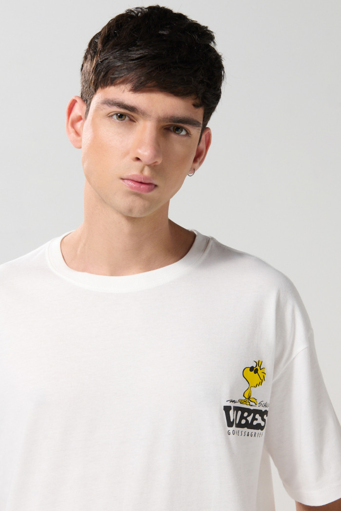 Camiseta crema clara oversize manga corta de Snoopy