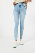 Jean súper tiro alto jegging azul ajustado con bolsillos